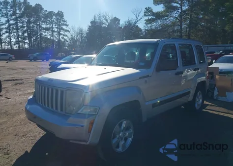 2010 Jeep Liberty Sport z USA, uszkodzony, nr VIN 1J4PN2GK7AW131728